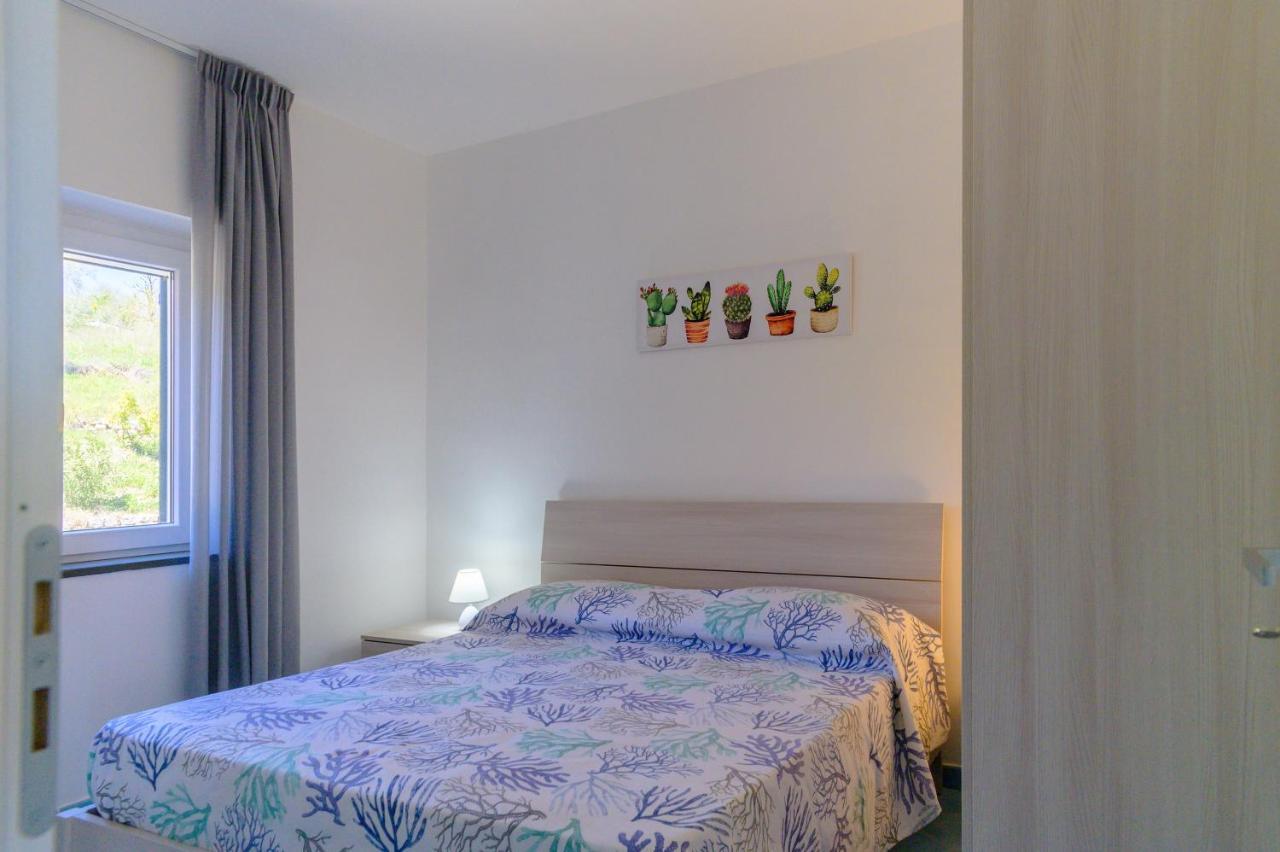 L'Incanto Del Golfo Apartment สการีโอ ภายนอก รูปภาพ